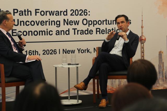 (260718) -- NEW YORK, July 18, 2026 (Xinhua) -- Steven Fulop (R), president and CEO of the Partnership for New York City, speaks in a fireside chat at an event themed "The Path Forward 2026" in New York City, the United States, on July 16, 2026. More than 100 representatives from the Chinese and U.S. business communities, as well as political and media figures in the United States, gathered here Thursday to discuss how to build more resilient and constructive ties between the world's two largest economies.
   The event, themed "The Path Forward 2026" and hosted by the China General Chamber of Commerce (CGCC)-USA, focused on ways to bolster business confidence and long-term stability while exploring new opportunities. (Xinhua/Liu Yanan)