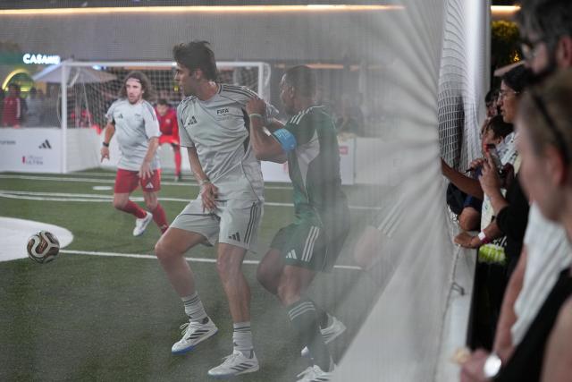 (260718) -- NEW YORK, July 18, 2026 (Xinhua) -- Former football player of Brazil Kaka (2nd L) competes during a FIFA Legends Cup match held ahead of the final match between Argentina and Spain at the 2026 FIFA World Cup at Rockefeller Center in New York, the United States, July 17, 2026. (Xinhua/Huang Zongzhi)