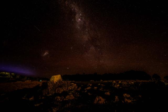 (260718) -- CANBERRA, July 18, 2026 (Xinhua) -- This photo taken on July 17, 2026 shows the Milky Way seen on the outskirts of Canberra, Australia. (Photo by Chu Chen/Xinhua)