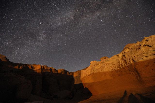 (260719) -- FAYOUM, July 19, 2026 (Xinhua) -- This long-exposure photo taken on July 18, 2026 shows the starry sky above the desert in Fayoum, Egypt. (Xinhua/Ahmed Gomaa)