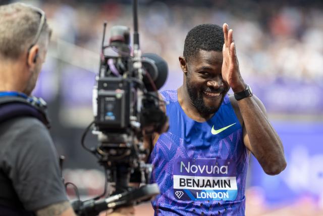 (260719) -- LONDON, July 19, 2026 (Xinhua) -- Rai Benjamin of the United States celebrates after the men's 400m final at the 2026 World Athletics Diamond League in London, Britain, on July 18, 2026. (Photo by Stephen Chung/Xinhua)