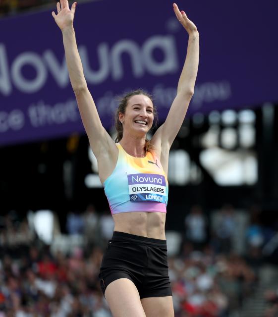 (260719) -- LONDON, July 19, 2026 (Xinhua) -- Australia's Nicola Olyslagers waves after her final jump to win the women's high jump final at the 2026 World Athletics Diamond League in London, Britain, on July 18, 2026. (Xinhua/Li Ying)