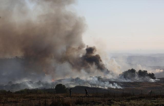 (260719) -- NABLUS, July 19, 2026 (Xinhua) -- This photo taken on July 18, 2026 shows fire set by Israeli settlers to the fields in the town of Tell, southwest of Nablus in the West Bank. (Photo by Nidal Eshtayeh/Xinhua)