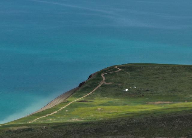 (260719) -- XINING, July 19, 2026 (Xinhua) -- An aerial drone photo taken on July 12, 2026 shows a view of the Ngoring Lake in Golog Tibetan Autonomous Prefecture of northwest China's Qinghai Province. (Xinhua/Zhang Long)