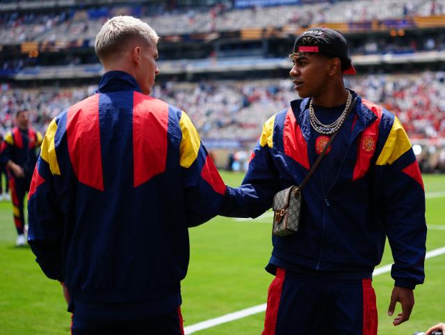(260720) -- NEW JERSEY, July 20, 2026 (Xinhua) -- Lamine Yamal (R) of Spain is seen before the final match between Spain and Argentina at the 2026 FIFA World Cup at the New York New Jersey Stadium, the United States, July 19, 2026. (Xinhua/Jia Haocheng)