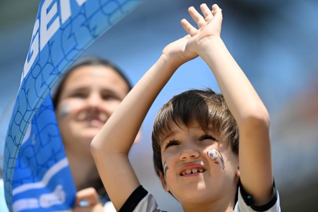 (260720) -- NEW JERSEY, July 20, 2026 (Xinhua) -- A fan of Argentina is seen before the final match between Spain and Argentina at the 2026 FIFA World Cup at the New York New Jersey Stadium, the United States, July 19, 2026. (Xinhua/Wu Xiaoling)