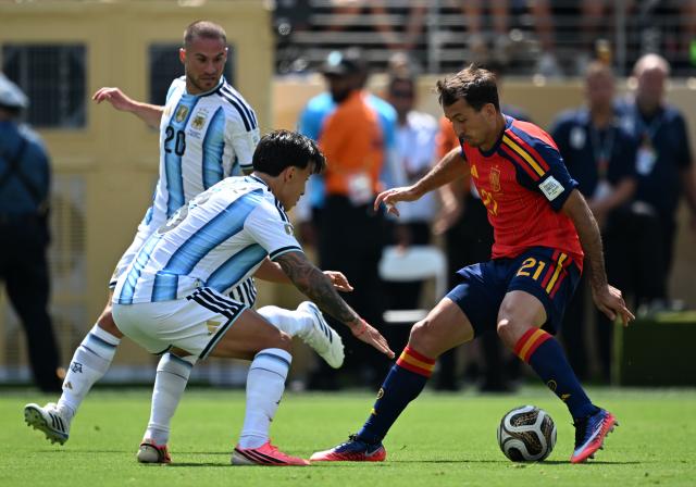 (260720) -- NEW JERSEY, July 20, 2026 (Xinhua) -- Mikel Oyarzabal (R) of Spain competes during the final match between Spain and Argentina at the 2026 FIFA World Cup at the New York New Jersey Stadium, the United States, July 19, 2026. (Xinhua/Wu Xiaoling)