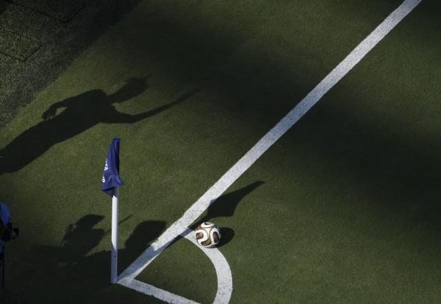 (260720) -- NEW JERSEY, July 20, 2026 (Xinhua) -- Nico Williams of Spain prepares to take a corner kick during the final match between Spain and Argentina at the 2026 FIFA World Cup at the New York New Jersey Stadium, the United States, July 19, 2026. (Xinhua/Chen Yichen)