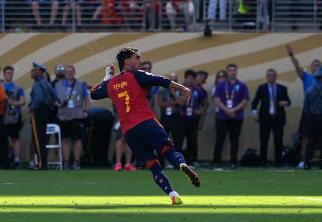 (260720) -- NEW JERSEY, July 20, 2026 (Xinhua) -- Ferran Torres of Spain celebrates scoring during the final match between Spain and Argentina at the 2026 FIFA World Cup at the New York New Jersey Stadium, the United States, July 19, 2026. (Xinhua/Huang Zongzhi)