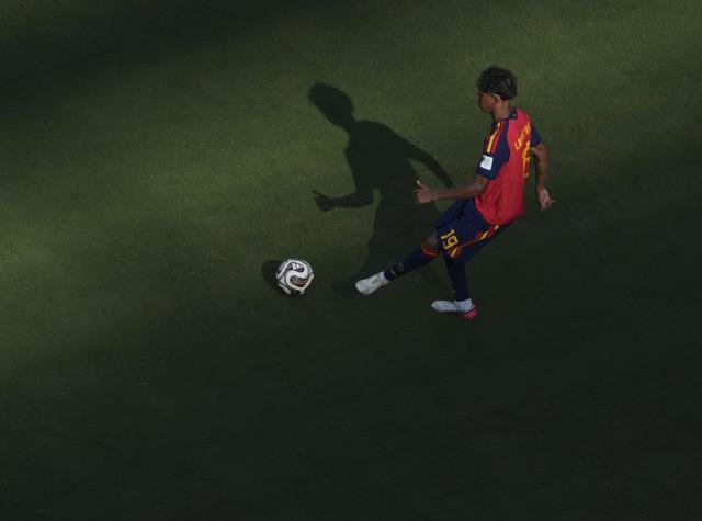(260720) -- NEW JERSEY, July 20, 2026 (Xinhua) -- Lamine Yamal of Spain competes during the final match between Spain and Argentina at the 2026 FIFA World Cup at the New York New Jersey Stadium, the United States, July 19, 2026. (Xinhua/Chen Yichen)
