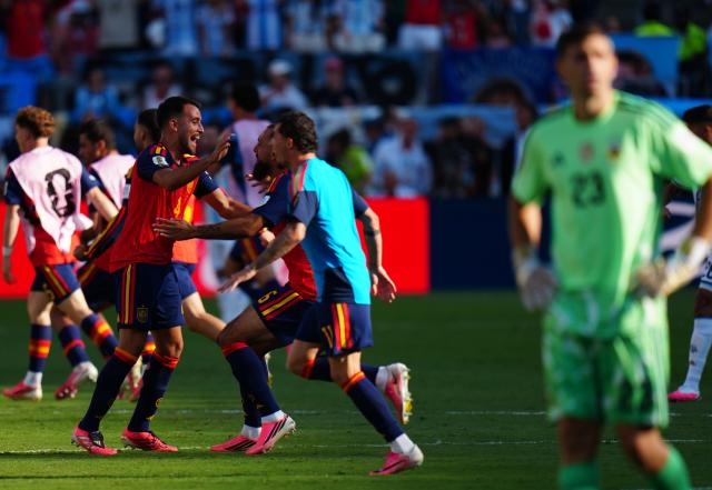 (260720) -- NEW JERSEY, July 20, 2026 (Xinhua) -- Players of Spain celebrate after winning the final match between Spain and Argentina at the 2026 FIFA World Cup at the New York New Jersey Stadium, the United States, July 19, 2026. (Xinhua/Jia Haocheng)