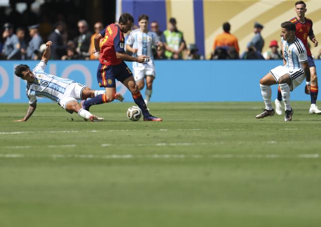 (260720) -- NEW JERSEY, July 20, 2026 (Xinhua) -- Mikel Oyarzabal (2nd L) of Spain competes during the final match between Spain and Argentina at the 2026 FIFA World Cup at the New York New Jersey Stadium, the United States, July 19, 2026. (Xinhua/Li Ming)