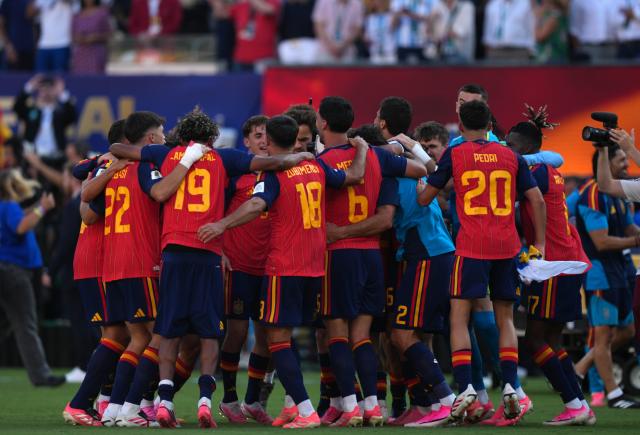 (260720) -- NEW JERSEY, July 20, 2026 (Xinhua) -- Players of Spain celebrate after winning the final match between Spain and Argentina at the 2026 FIFA World Cup at the New York New Jersey Stadium, the United States, July 19, 2026. (Xinhua/Huang Zongzhi)