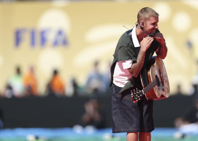 (260720) -- NEW JERSEY, July 20, 2026 (Xinhua) -- Singer Justin Bieber performs during the halftime show of the final match between Spain and Argentina at the 2026 FIFA World Cup at the New York New Jersey Stadium, the United States, July 19, 2026. (Xinhua/Li Ming)