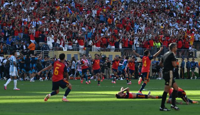 (260720) -- NEW JERSEY, July 20, 2026 (Xinhua) -- Players of Spain celebrate after winning the final match between Spain and Argentina at the 2026 FIFA World Cup at the New York New Jersey Stadium, the United States, July 19, 2026. (Xinhua/Xiao Yijiu)