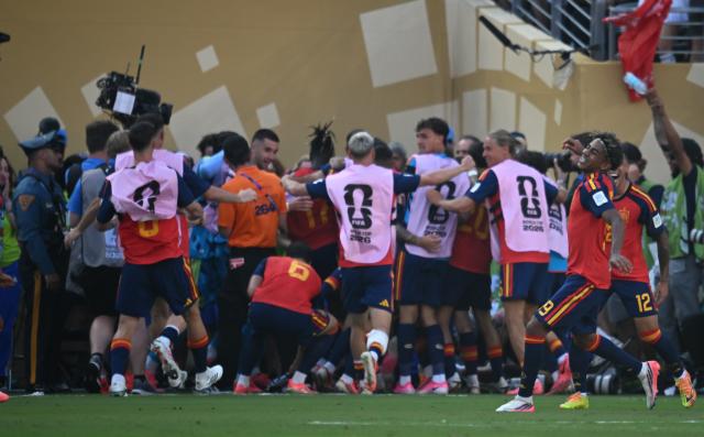 (260720) -- NEW JERSEY, July 20, 2026 (Xinhua) -- Players of Spain celebrate after the final match between Spain and Argentina at the 2026 FIFA World Cup at the New York New Jersey Stadium, the United States, July 19, 2026. (Xinhua/Wu Xiaoling)