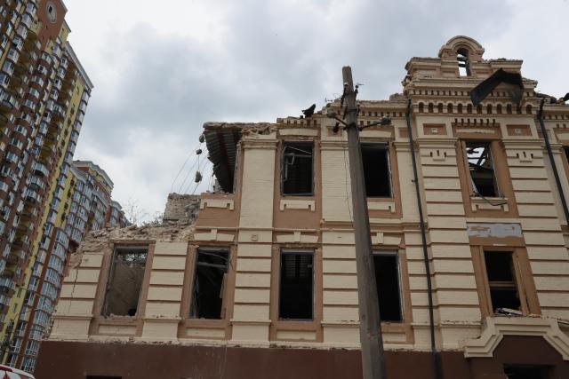 (260720) -- KIEV, July 20, 2026 (Xinhua) -- This photo shows an office building damaged in a Russian missile attack in Kiev, Ukraine, July 19, 2026. At least one person was killed and 13 others injured early Sunday in a Russian missile attack on Kiev, said Ukrainian authorities. (Xinhua/Li Dongxu)