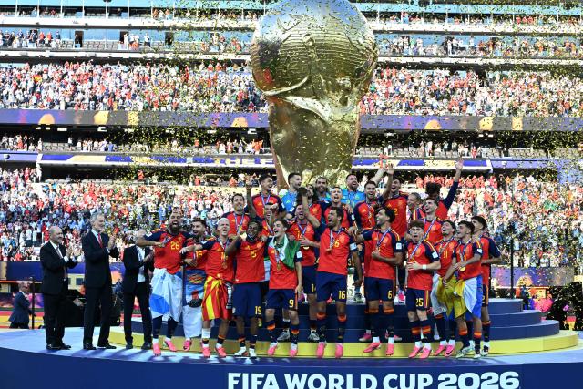 (260720) -- NEW JERSEY, July 20, 2026 (Xinhua) -- Team Spain celebrate during the awarding ceremony after the final match between Spain and Argentina at the 2026 FIFA World Cup at the New York New Jersey Stadium, the United States, July 19, 2026. (Xinhua/Wu Xiaoling)