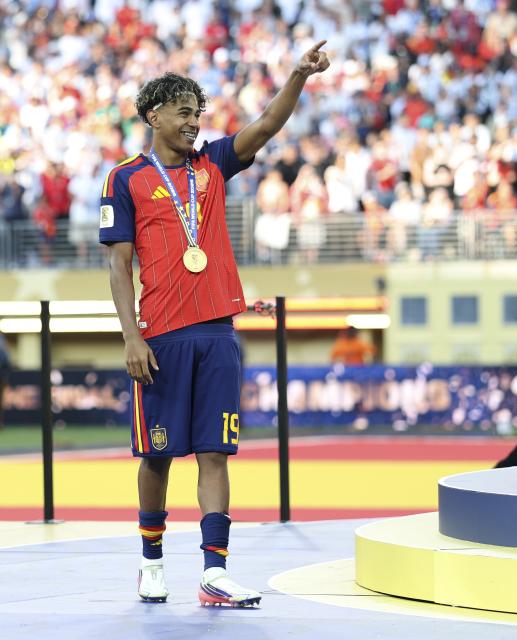 (260720) -- NEW JERSEY, July 20, 2026 (Xinhua) -- Spain's Lamine Yamal reacts during the awarding ceremony after the final match between Spain and Argentina at the 2026 FIFA World Cup at the New York New Jersey Stadium, the United States, July 19, 2026. (Xinhua/Li Ming)