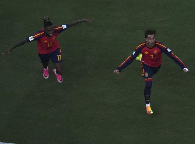 (260720) -- NEW JERSEY, July 20, 2026 (Xinhua) -- Ferran Torres (R) of Spain celebrates scoring during the final match between Spain and Argentina at the 2026 FIFA World Cup at the New York New Jersey Stadium, the United States, July 19, 2026. (Xinhua/Chen Yichen)