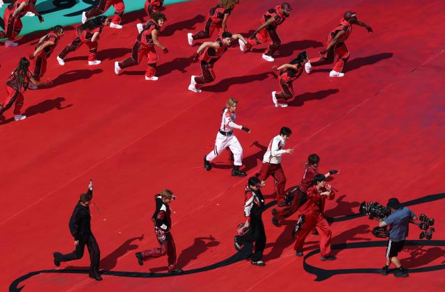(260720) -- NEW JERSEY, July 20, 2026 (Xinhua) -- BTS performs during the halftime show of the final match between Spain and Argentina at the 2026 FIFA World Cup at the New York New Jersey Stadium, the United States, July 19, 2026. (Xinhua/Hu Xingyu)