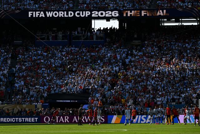 (260720) -- NEW JERSEY, July 20, 2026 (Xinhua) -- Lamine Yamal (6th L) takes a free kick during the final match between Spain and Argentina at the 2026 FIFA World Cup at the New York New Jersey Stadium, the United States, July 19, 2026. (Xinhua/Xiao Yijiu)