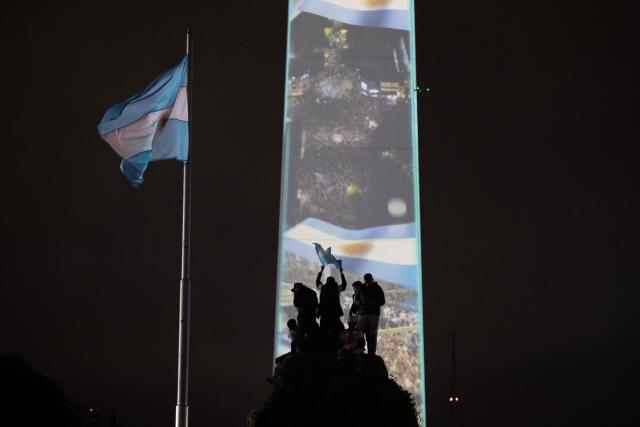 (260720) -- BUENOS AIRES, July 20, 2026 (Xinhua) -- Fans of team Argentina gather at the Obelisco after the final match of the 2026 FIFA World Cup between Spain and Argentina in Buenos Aires, capital of Argentina, on July 19, 2026. (Photo by Martin Zabala/Xinhua)