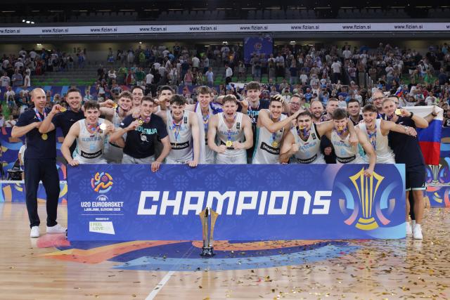(260720) -- LJUBLJANA, July 20, 2026 (Xinhua) -- Team Slovenia pose after winning the final between Slovenia and Serbia at FIBA U20 EuroBasket 2026 in Ljubljana, Slovenia, July 19, 2026. (Photo by Zeljko Stevanic/Xinhua)