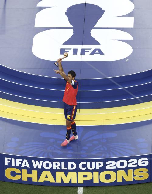 (260720) -- NEW JERSEY, July 20, 2026 (Xinhua) -- Rodri of Spain celebrates during the awarding ceremony after the final match between Spain and Argentina at the 2026 FIFA World Cup at the New York New Jersey Stadium, the United States, July 19, 2026. (Xinhua/Xu Zijian)