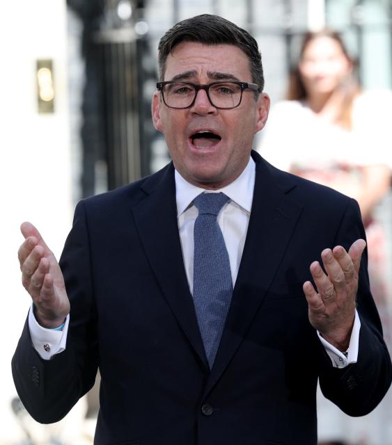 (260720) -- LONDON, July 20, 2026 (Xinhua) -- Andy Burnham delivers his first speech as British prime minister outside 10 Downing Street in London, Britain, July 20, 2026. British Labour Party leader Andy Burnham officially became Britain's prime minister on Monday after King Charles III invited him to form a government. (Xinhua/Li Ying)