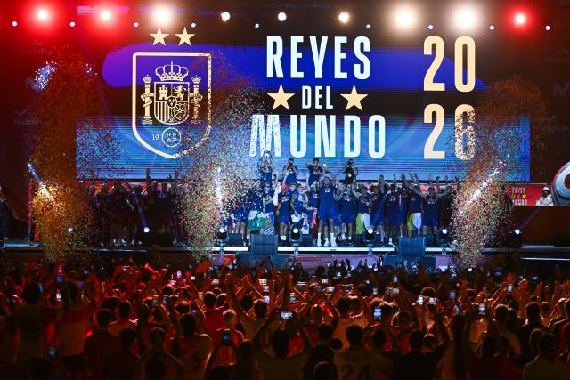 (260721) -- MADRID, July 21, 2026 (Xinhua) -- Players of Spain attend the celebrations after winning the 2026 FIFA World Cup in Madrid, Spain, on July 20, 2026. (Photo by Gustavo Valiente/Xinhua)
