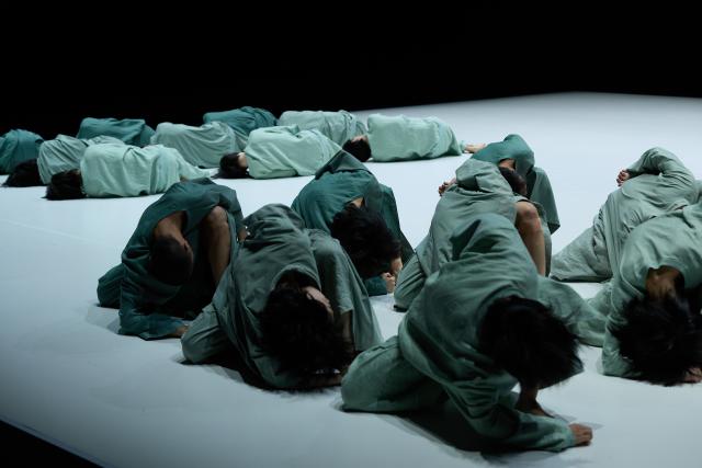 (260721) -- VIENNA, July 21, 2026 (Xinhua) -- Dancers from China's TAO Dance Theater perform during the Vienna International Dance Festival in Vienna, Austria, July 20, 2026. (Photo by Fan Xi/Xinhua)