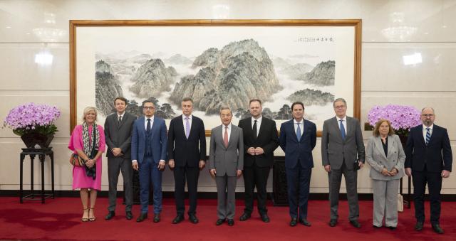 (260721) -- BEIJING, July 21, 2026 (Xinhua) -- Chinese Foreign Minister Wang Yi, also a member of the Political Bureau of the Communist Party of China Central Committee, meets with a cross-party delegation of the European Parliament, headed by David McAllister, chair of the Committee on Foreign Affairs, in Beijing, capital of China, July 21, 2026. (Xinhua/Cai Yang)
