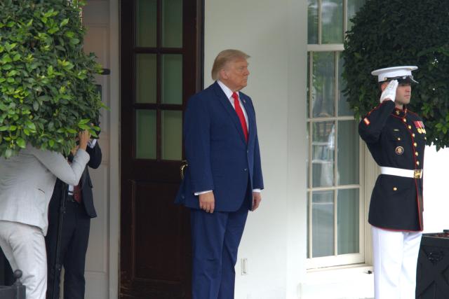 (260721) -- WASHINGTON, July 21, 2026 (Xinhua) -- U.S. President Donald Trump (L) welcomes Lebanese President Joseph Aoun (not in the picture) at the White House in Washington, D.C., the United States, July 21, 2026. Trump said Tuesday that the United States has no interest in holding talks with Iran unless Tehran is prepared to engage in what he called "meaningful" negotiations, warning that U.S. forces would strike Iran's Pickaxe Mountain nuclear facility "pretty soon." (Photo by Li Yuanqing/Xinhua)