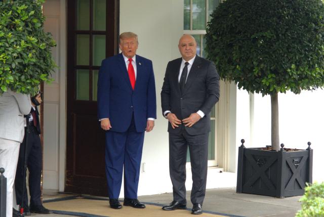 (260721) -- WASHINGTON, July 21, 2026 (Xinhua) -- U.S. President Donald Trump (L) welcomes Lebanese President Joseph Aoun at the White House in Washington, D.C., the United States, July 21, 2026. Trump said Tuesday that the United States has no interest in holding talks with Iran unless Tehran is prepared to engage in what he called "meaningful" negotiations, warning that U.S. forces would strike Iran's Pickaxe Mountain nuclear facility "pretty soon." (Photo by Li Yuanqing/Xinhua)