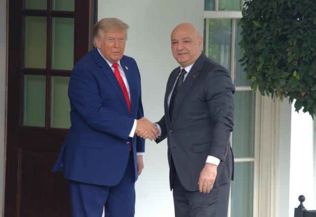 (260721) -- WASHINGTON, July 21, 2026 (Xinhua) -- U.S. President Donald Trump (L) welcomes Lebanese President Joseph Aoun at the White House in Washington, D.C., the United States, July 21, 2026. Trump said Tuesday that the United States has no interest in holding talks with Iran unless Tehran is prepared to engage in what he called "meaningful" negotiations, warning that U.S. forces would strike Iran's Pickaxe Mountain nuclear facility "pretty soon." (Photo by Li Yuanqing/Xinhua)