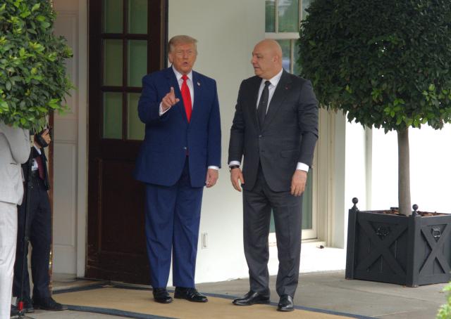 (260721) -- WASHINGTON, July 21, 2026 (Xinhua) -- U.S. President Donald Trump (L) welcomes Lebanese President Joseph Aoun at the White House in Washington, D.C., the United States, July 21, 2026. Trump said Tuesday that the United States has no interest in holding talks with Iran unless Tehran is prepared to engage in what he called "meaningful" negotiations, warning that U.S. forces would strike Iran's Pickaxe Mountain nuclear facility "pretty soon." (Photo by Li Yuanqing/Xinhua)