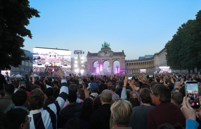 (260721) -- BRUSSELS, July 21, 2026 (Xinhua) -- People gather at the Cinquantenaire Park to celebrate the Belgian National Day in Brussels, Belgium, on July 21, 2026. (Xinhua/Weng Xinyang)