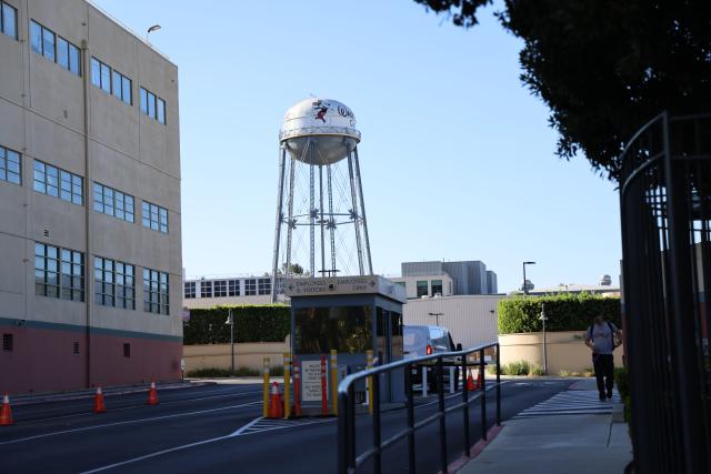 (260722) -- BURBANK, July 22, 2026 (Xinhua) -- This photo taken on July 21, 2026 shows a view at the Walt Disney Studios in Burbank, California, the United States. The Walt Disney Company laid off several hundred employees on Tuesday in its latest round of job cuts, as the entertainment giant continues to streamline its operations with fewer projects, tighter budgets, and a more integrated corporate structure. (Photo by Zeng Hui/Xinhua)