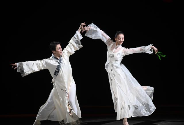 (260722) -- BEIJING, July 22, 2026 (Xinhua) -- Artists of the National Ballet of China perform during a dressed rehearsal of "The Peony Pavilion" in Beijing, capital of China, July 21, 2026. The ballet drama is officially staged here from July 22 to 26. (Xinhua/Jin Liangkuai)