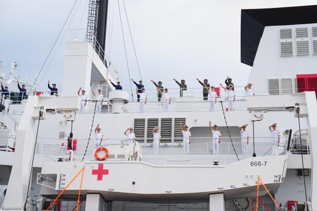 (260722) -- QINGDAO, July 22, 2026 (Xinhua) -- The Chinese People's Liberation Army (PLA) Navy hospital ship, Auspicious Ark, departs from a port in Qingdao, east China's Shandong Province, on July 22, 2026. The Chinese navy hospital ship departed from a port in Qingdao on Wednesday for a humanitarian medical service mission in Africa and South Asia. (Photo by Liu Zaiyao/Xinhua)