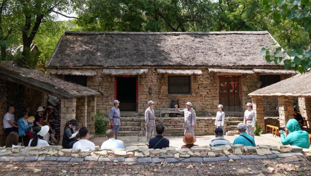 (260722) -- LINYI, July 22, 2026 (Xinhua) -- Villagers perform a short play in Yinan County, Linyi City, east China's Shandong Province, June 10, 2026. TO GO WITH "China Focus: Chinese villagers take center stage in revitalizing rural culture" (Xinhua)