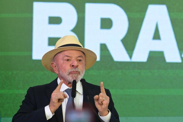 (260723) -- BRASILIA, July 23, 2026 (Xinhua) -- Brazilian President Luiz Inacio Lula da Silva attends the signing ceremony for the bill allocating funds to credit lines in Brasilia, Brazil, July 22, 2026. Lula on Wednesday announced 18.5 billion reais (3.65 billion U.S. dollars) in new credit lines for companies affected by the U.S. additional 25-percent tariff on Brazilian products.
   Lula said that his government would continue negotiations with the United States, while seeking new markets to expand exports, and that Brazil would focus on expanding its presence in other international markets. (Photo by Lucio Tavora/Xinhua)