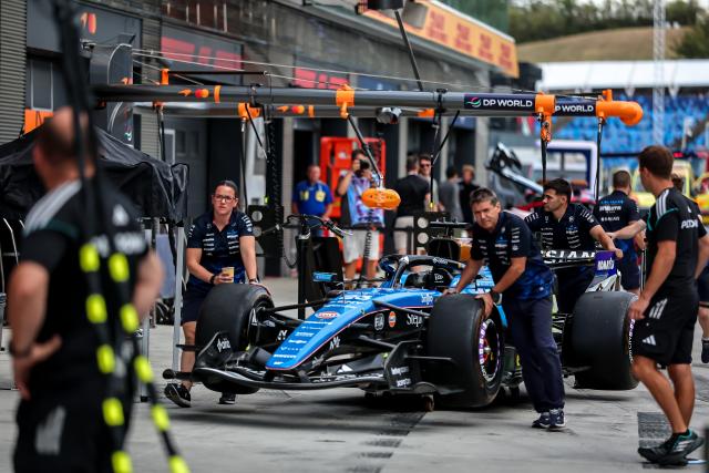 (260724) -- MOGYOROD, July 24, 2026 (Xinhua) -- Mechanics and technicians prepare for the race during the media day of the Formula One Hungarian Grand Prix at the Hungaroring in Mogyorod, near Budapest, Hungary, July 23, 2026. (Photo by David Balogh/Xinhua)