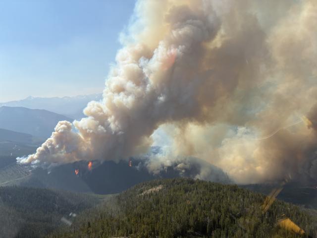 (260724) -- OTTAWA, July 24, 2026 (Xinhua) -- An aerial photo provided by the BC Wildfire Service on July 22, 2026 shows a wildfire near Bonanza Creek in British Columbia, Canada. (BC Wildfire Service/Handout via Xinhua)