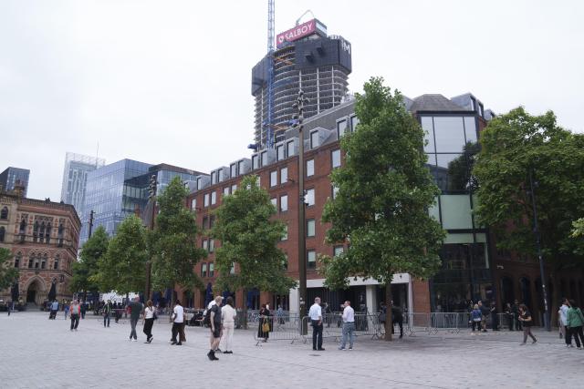 (260724) -- MANCHESTER, July 24, 2026 (Xinhua) -- This photo taken on July 24, 2026 shows the Heron House where No10 North is located in Manchester, Britain. British Prime Minister Andy Burnham on Thursday began working from a new government office in Manchester, dubbed "No10 North," as part of his plan to shift economic decision-making away from Westminster and devolve more powers to local authorities.
   Located at Heron House in central Manchester, the office will serve as the government's new "situation room for growth," coordinating work on local economic development and devolution, according to a government statement. (Photo by Jon Super/Xinhua)