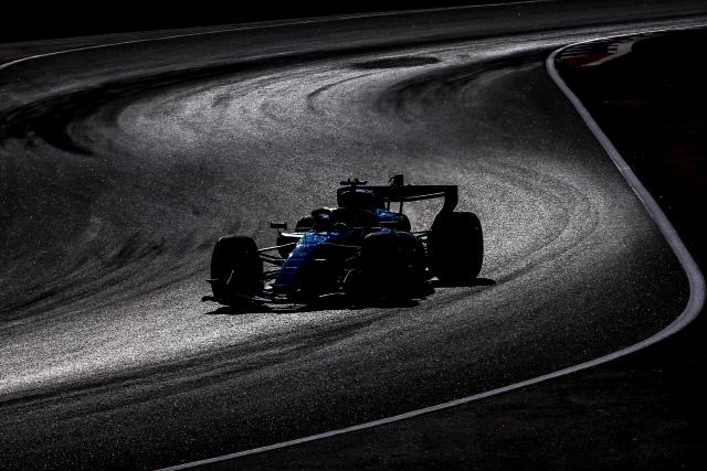 (260725) -- MOGYOROD, July 25, 2026 (Xinhua) -- Williams' Carlos Sainz of Spain drives during the first free practice session of the Formula One Hungarian Grand Prix at the Hungaroring in Mogyorod, near Budapest, Hungary, July 24, 2026. (Photo by David Balogh/Xinhua)