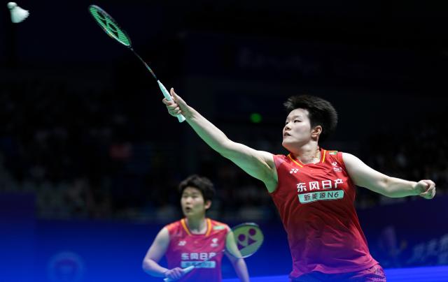 (260725) -- CHANGZHOU, July 25, 2026 (Xinhua) -- Liu Shengshu (R)/Tan Ning compete during the women's doubles semifinal match between Liu Shengshu/Tan Ning of China and Baek Ha Na/Lee So Hee of South Korea at the 2026 China Open badminton tournament in Changzhou, east China's Jiangsu Province, July 25, 2026. (Xinhua/Sun Fei)