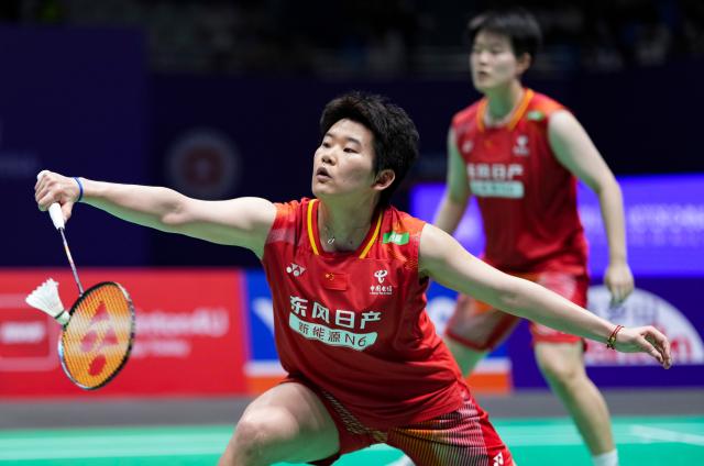 (260725) -- CHANGZHOU, July 25, 2026 (Xinhua) -- Liu Shengshu (front)/Tan Ning compete during the women's doubles semifinal match between Liu Shengshu/Tan Ning of China and Baek Ha Na/Lee So Hee of South Korea at the 2026 China Open badminton tournament in Changzhou, east China's Jiangsu Province, July 25, 2026. (Xinhua/Sun Fei)