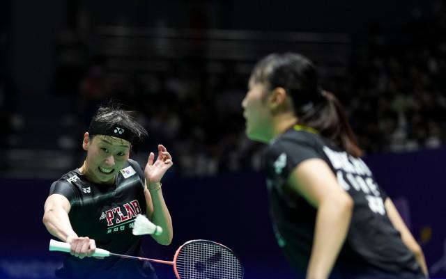 (260725) -- CHANGZHOU, July 25, 2026 (Xinhua) -- Baek Ha Na/Lee So Hee (L) compete during the women's doubles semifinal match between Liu Shengshu/Tan Ning of China and Baek Ha Na/Lee So Hee of South Korea at the 2026 China Open badminton tournament in Changzhou, east China's Jiangsu Province, July 25, 2026. (Xinhua/Sun Fei)